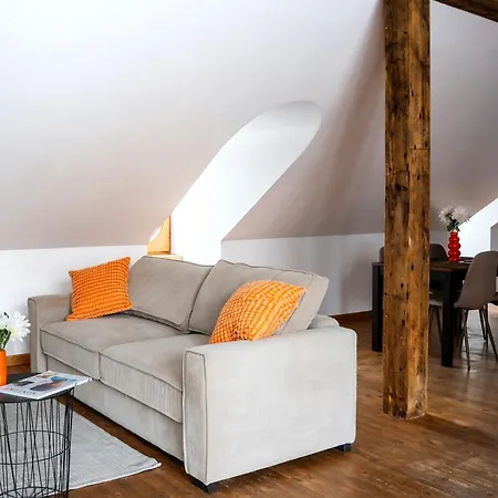 Old Town Loft With Fireplace - Sleeps 4 Апартаменты Рига
