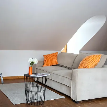 Old Town Loft With Fireplace - Sleeps 4 * Рига