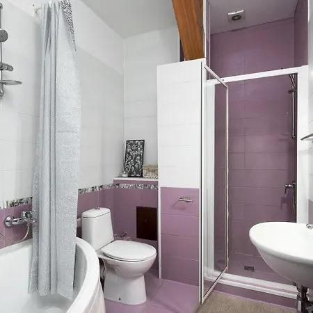 Old Town Loft With Fireplace - Sleeps 4